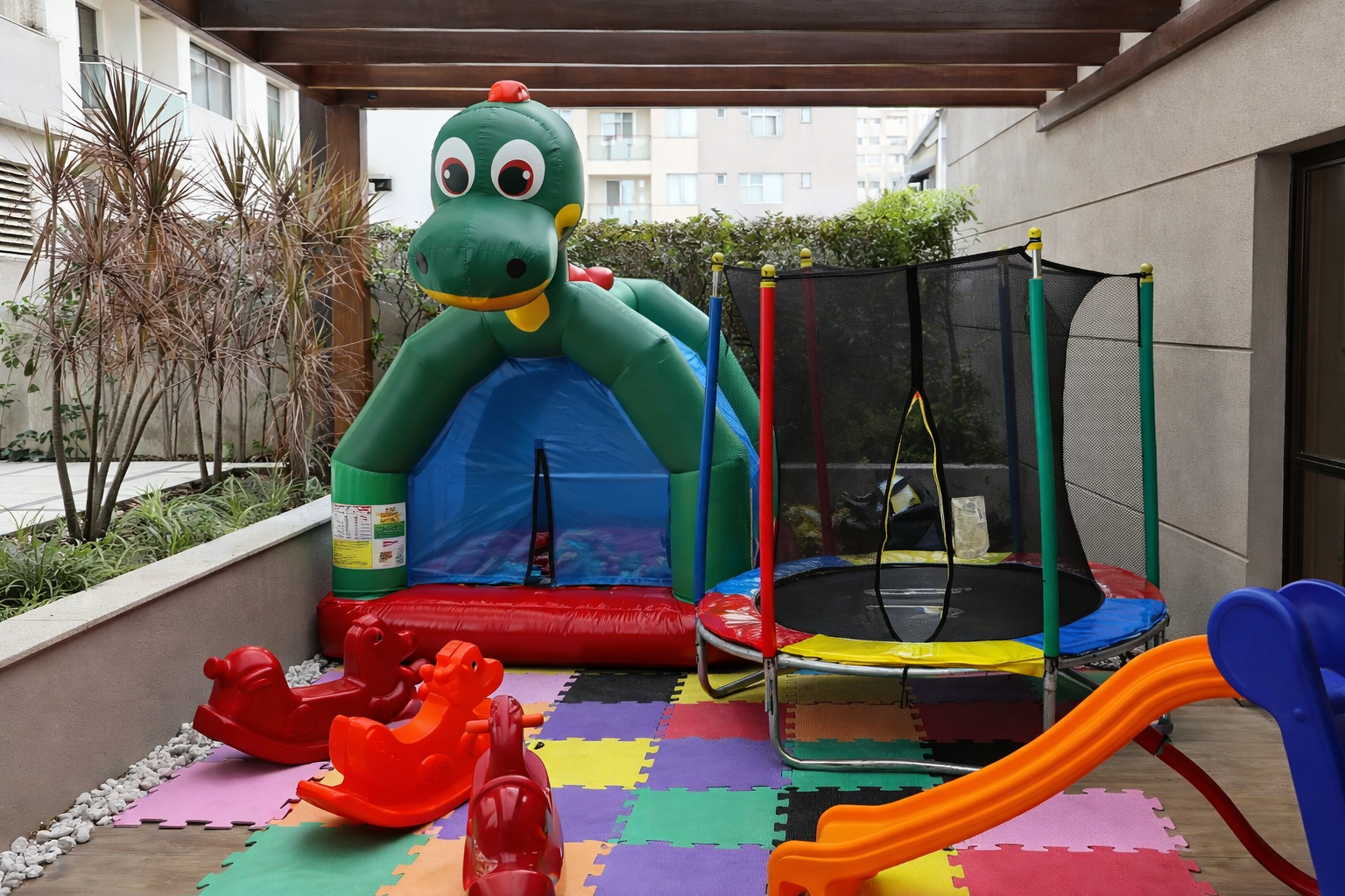 Área Baby — brinquedo inflável grande para festas no Rio de Janeiro