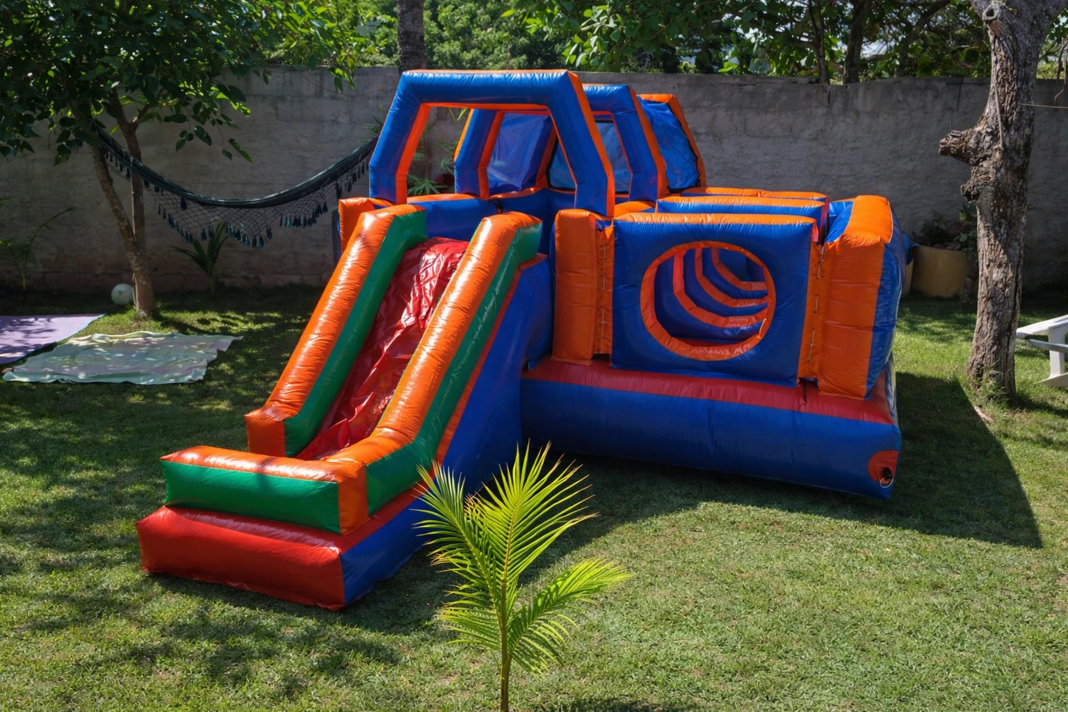 Mini Circuito — brinquedo inflável grande para eventos e festas no Rio de Janeiro
